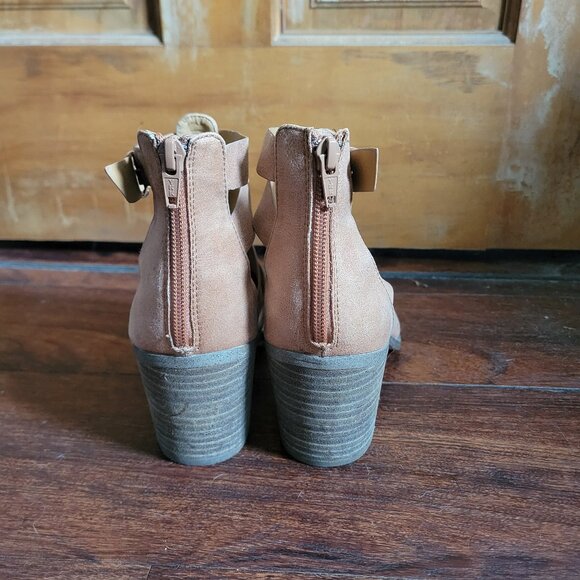 Women's Size 9 Strappy Ankle Boots - Picture 6 of 6